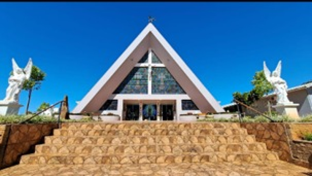 IGREJA MATRIZ E PRAÇA